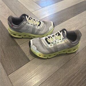 On Cloud Running Athletic Shoes